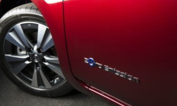 2018 Nissan Leaf spy shots, BMW electric-car confidence, Honda charging experiment: Today's Car News