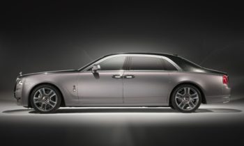 Rolls-Royce destroyed 1,000 diamonds to paint this Ghost