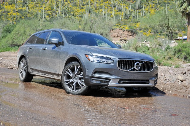 2017 Volvo V90 Cross Country