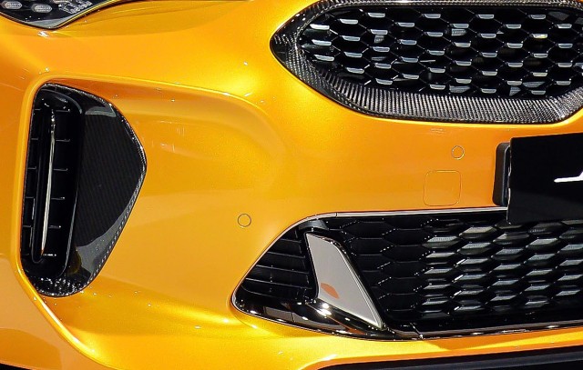 2018 Kia Stinger fitted with carbon fiber pack, 2017 Seoul auto show 2018 Kia Stinger fitted with carbon fiber pack, 2017 Seoul auto show