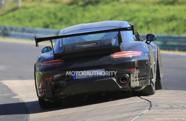 2018 Porsche 911 GT2 spy shots - Image via S. Baldauf/SB-Medien 2018 Porsche 911 GT2 spy shots - Image via S. Baldauf/SB-Medien