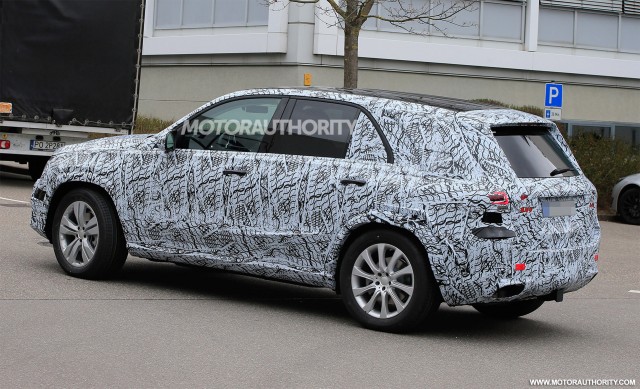 2019 Mercedes-Benz GLE spy shots - Image via S. Baldauf/SB-Medien