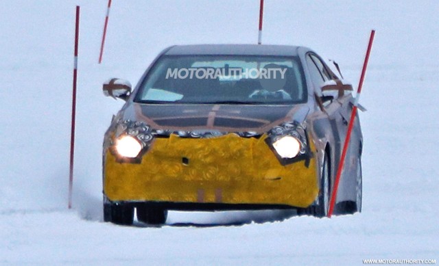 2019 Toyota Corolla test mule spy shots - Image via S. Baldauf/SB-Medien