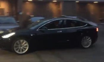 Tesla delivered 25,000 electric cars in Q1 2017, plus or minus