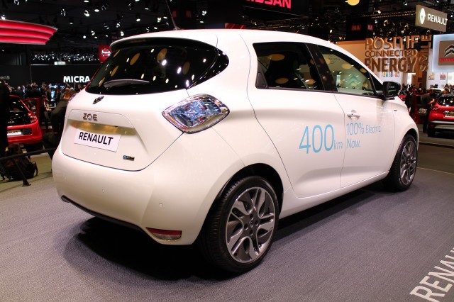 Longer-range Renault Zoe electric car, introduced at 2016 Paris Motor Show