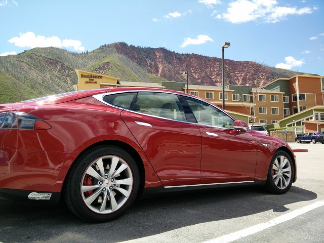 2015 Tesla Model S P85D, May 2015 [photo: George Parrott]
