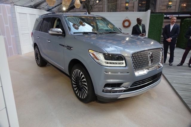 2018 Lincoln Navigator, 2017 New York auto show