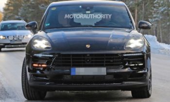 2019 Porsche Macan spy shots and video