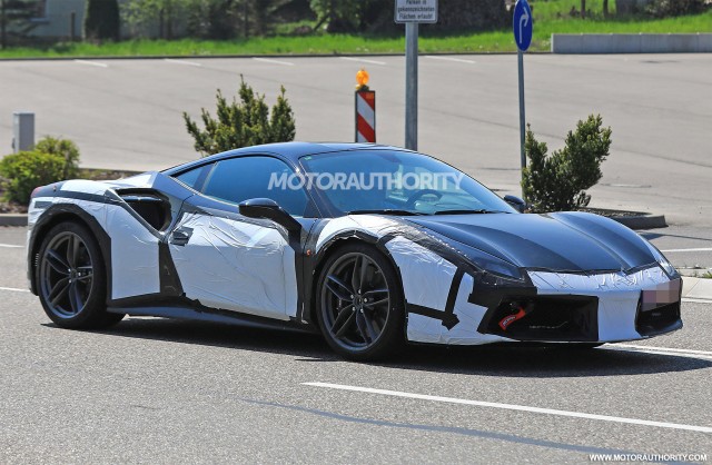 2020 Ferrari 488 successor test mule spy shots - Image via S. Baldauf/SB-Medien