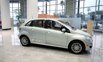 Did Mercedes turn its back on hydrogen fuel-cell vehicles?