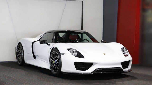 Brand new Porsche 918 Spyder for sale with Weissach package