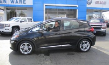 Crash testing, BMW's next M5, GM's electric car plan: What’s New @ The Car Connection