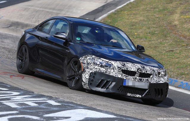 2018 BMW M2 facelift spy shots - Image via S. Baldauf/SB-Medien