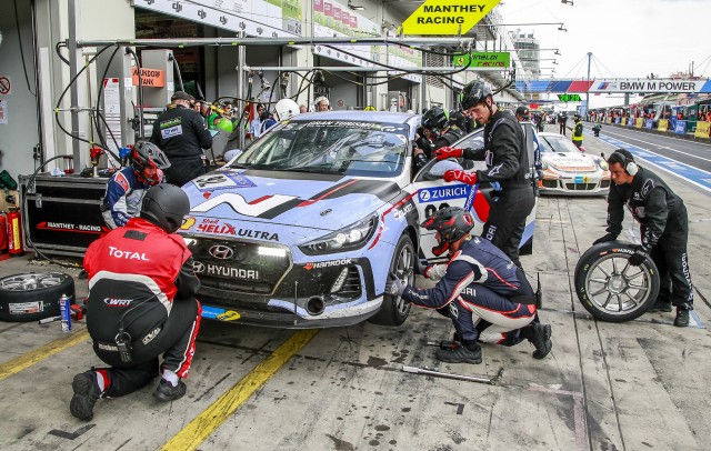 2018 Hyundai i30 N races in the 2017 24 Hours Nürburgring