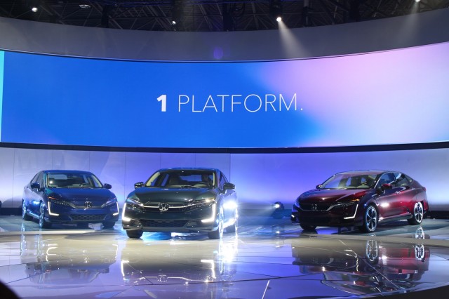 Honda Clarity lineup: Electric, Plug-In Hybrid, Fuel Cell, at 2017 New York auto show