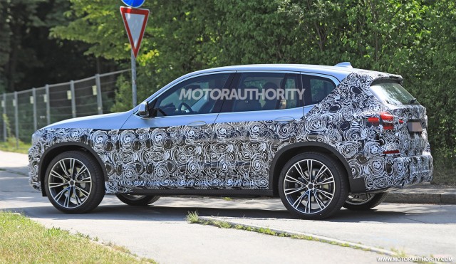 2018 BMW X3 spy shots - Image via S. Baldauf/SB-Medien