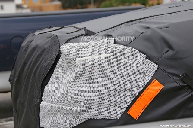 2018 Jeep Cherokee facelift spy shots - Image via S. Baldauf/SB-Medien