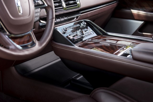 2019 Lincoln Navigator L in Black Label Destination trim