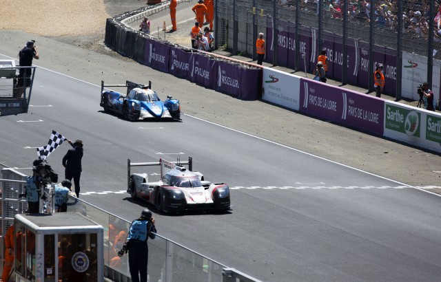 No. 2 Porsche 919 Hybrid LMP1 at the 2017 24 Hours of Le Mans