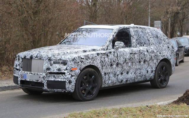 2019 Rolls-Royce Cullinan spy shots - Image via S. Baldauf/SB-Medien 2019 Rolls-Royce Cullinan spy shots - Image via S. Baldauf/SB-Medien