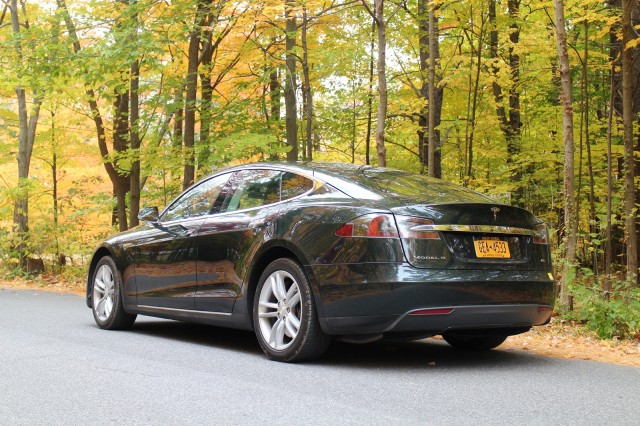 2013 Tesla Model S owned by David Noland, Catskill Mountains, NY, Oct 2015 2013 Tesla Model S owned by David Noland, Catskill Mountains, NY, Oct 2015