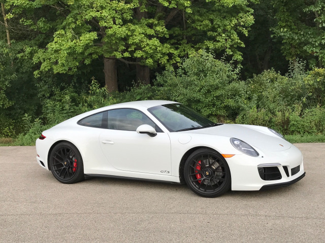 2017 Porsche 911 Carrera 4 GTS