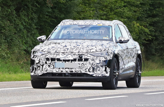 2019 Audi e-tron spy shots - Image via S. Baldauf/SB-Medien