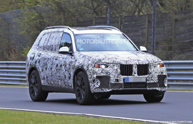 2019 BMW X7 spy shots - Image via S. Baldauf/SB-Medien