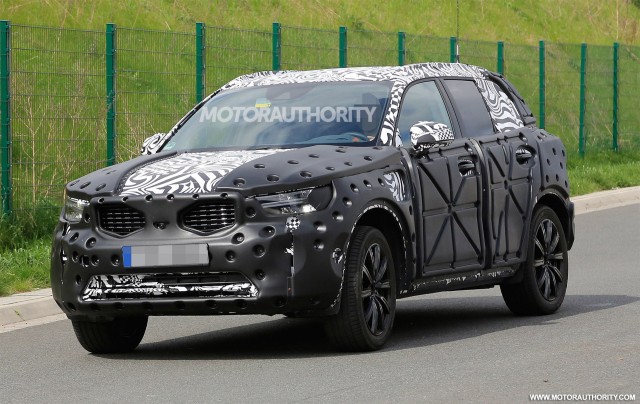 2019 Volvo XC40 spy shots - Image via S. Baldauf/SB-Medien