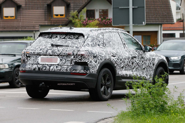 2019 Audi e-tron Quattro electric spy shots - Images via S. Baldauf/SB-Medien