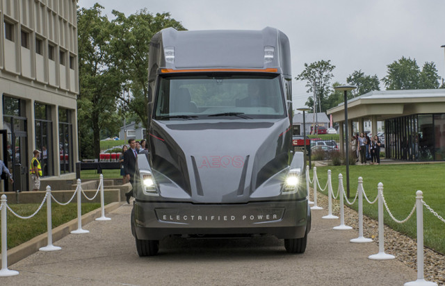 Cummins Urban Hauler Tractor concept