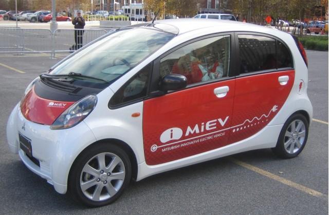 Mitsubishi i-MiEV electric car - side - December 2008
