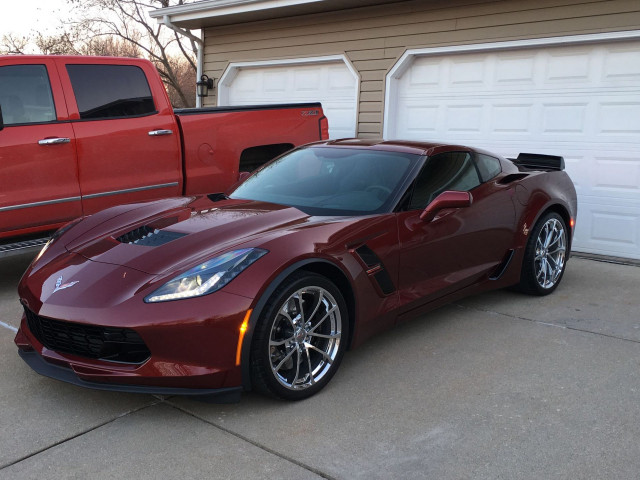 Totaled Corvette Grand Sport with cracked frame Photo: Corvette Forum/CDM85-251