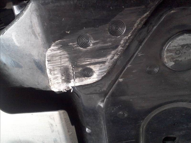 Totaled Corvette Grand Sport with cracked frame Photo: Corvette Forum/CDM85-251