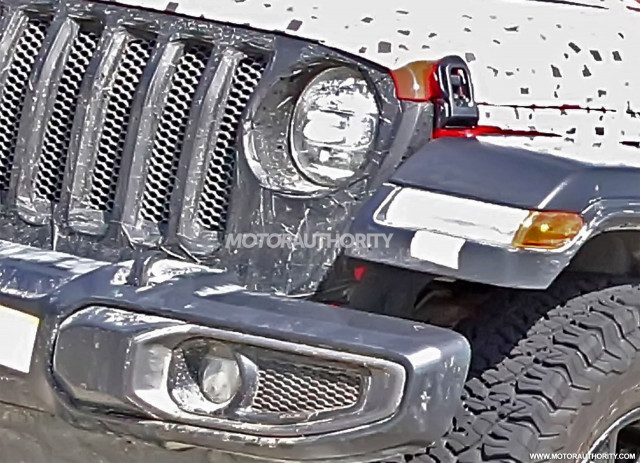 2018 Jeep Wrangler spy shots - Image via S. Baldauf/SB-Medien
