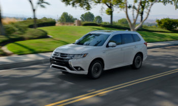 2018 Mitsubishi Outlander PHEV starts at $35,500; aggressive prices for plug-in hybrid SUV