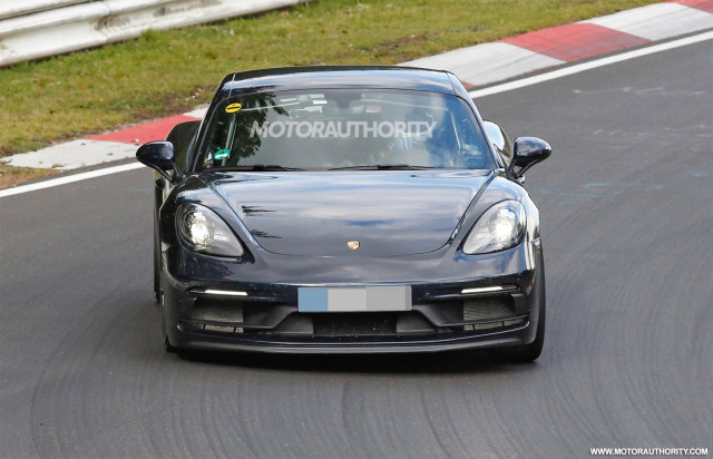 2018 Porsche 718 Cayman GTS spy shots - Image via S. Baldauf/SB-Medien