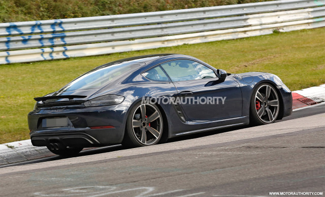2018 Porsche 718 Cayman GTS spy shots - Image via S. Baldauf/SB-Medien