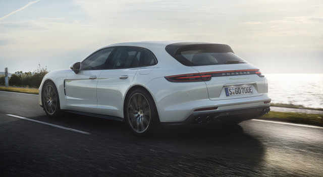 2018 Porsche Panamera Turbo S E-Hybrid Sport Turismo