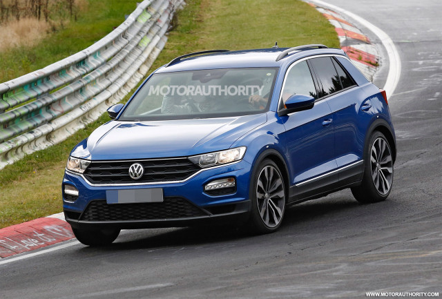 2018 Volkswagen T-Roc R spy shots - Image via S. Baldauf/SB-Medien