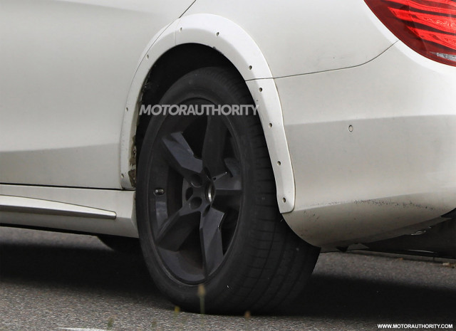 2021 Mercedes-Benz S-Class test mule spy shots - Image via S. Baldauf/SB-Medien