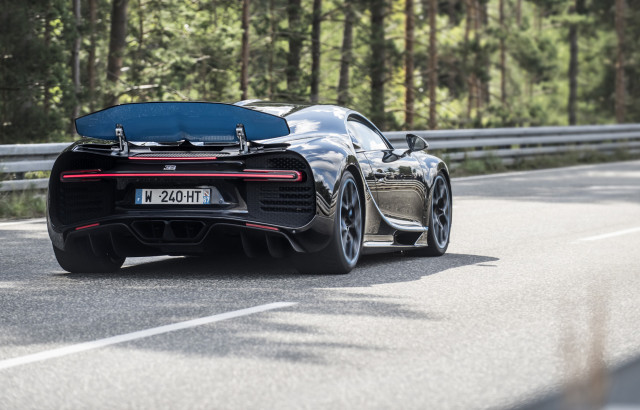 Juan Pablo Montoya drives a Bugatti Chiron from 0-248-0 mph in 41.96 seconds