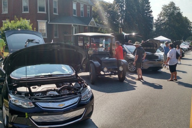 National Drive Electric Week 2016: Kennett Square, PA [photo: Mark Czajka, Director, MD Volt Inc]