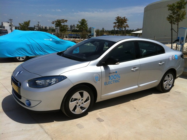 2012 Renault Fluence ZE electric car, powered by Better Place in Israel [photo: Brian of London]