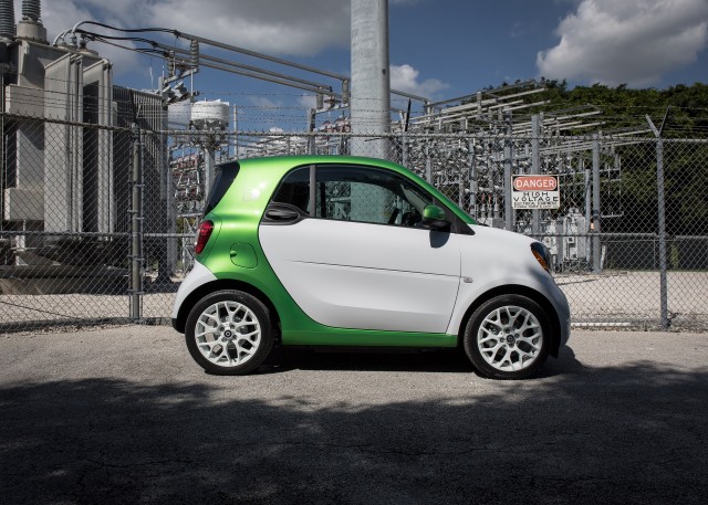 2017 Smart Fortwo Electric Drive - first drive, Miami, Nov 2016 [photo: Jeff Jablansky]
