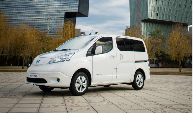 2018 Nissan e-NV200 electric delivery van (European version)