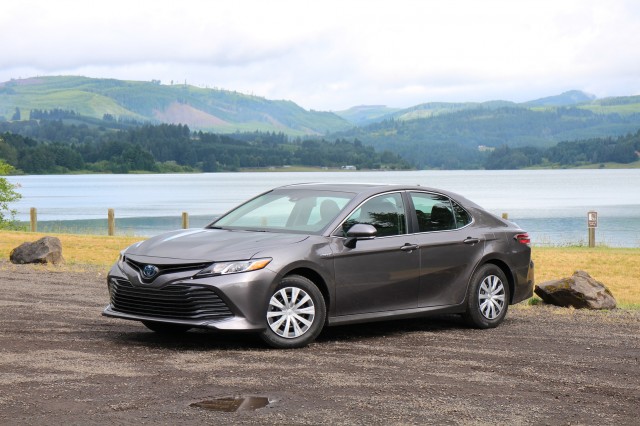 2018 Toyota Camry Hybrid LE, Willamette Valley, Oregon, June 2017 2018 Toyota Camry Hybrid LE, Willamette Valley, Oregon, June 2017