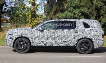 Mercedes-Benz GLS spied, GM modular platform revealed, Honda Civic Si tested: Car News Headlines