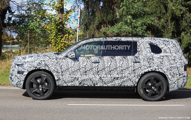 2020 Mercedes-Benz GLS spy shots - Image via S. Baldauf/SB-Medien