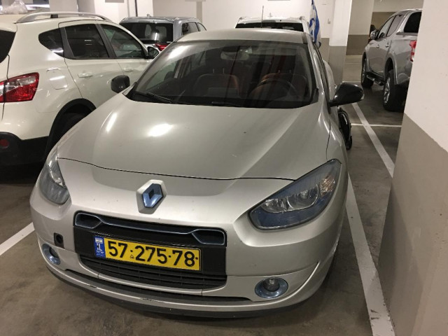 Better Place 2012 Renault Fluence ZE just before return to Renault [photo: Brian of London]